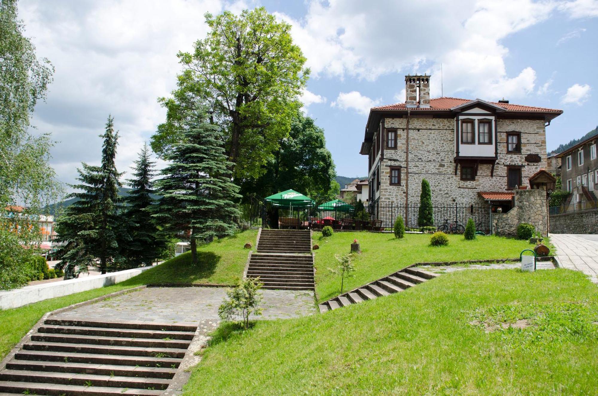 Petko Takov'S House Hotel Smolyan Exterior photo