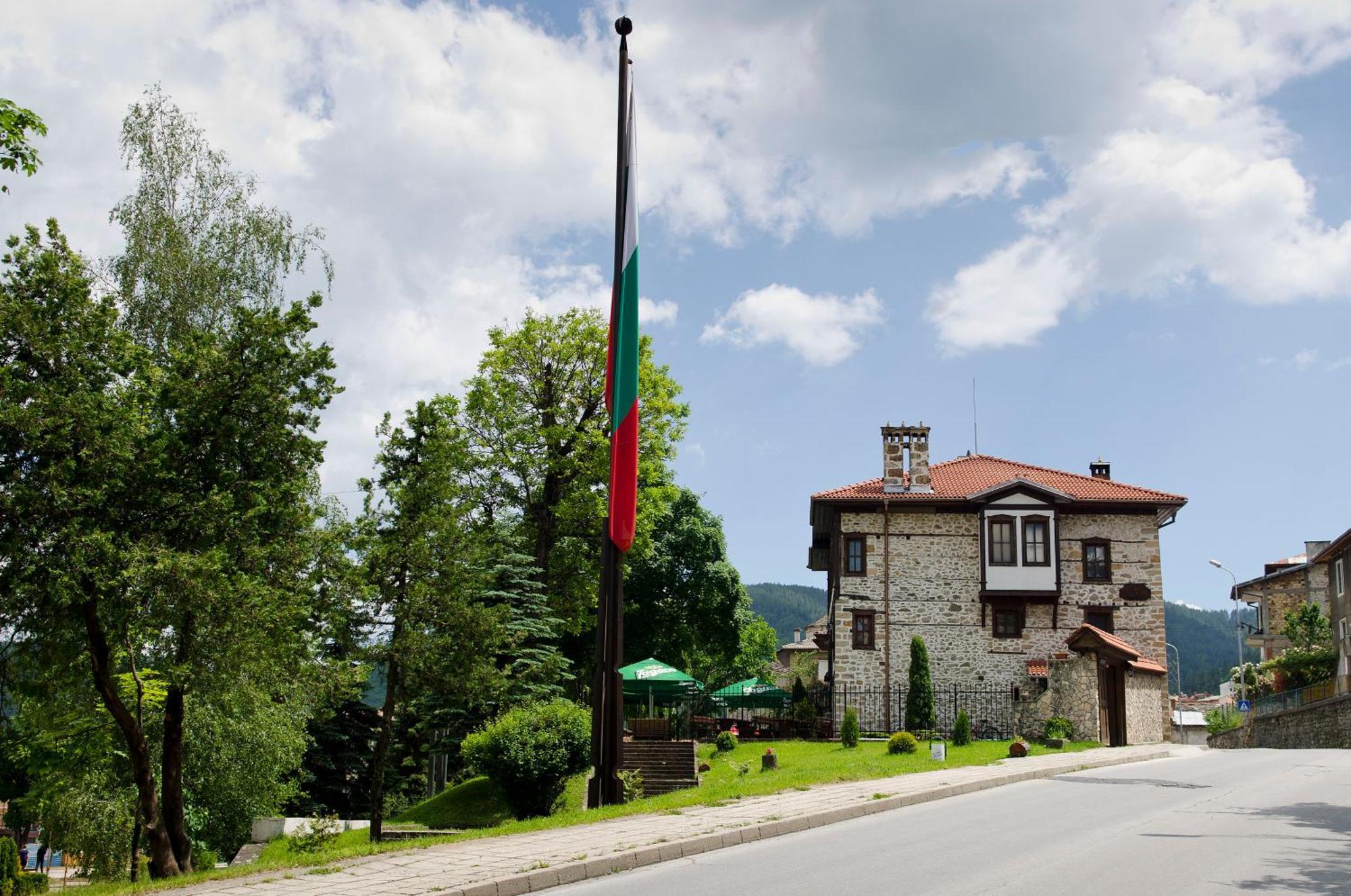 Petko Takov'S House Hotel Smolyan Exterior photo