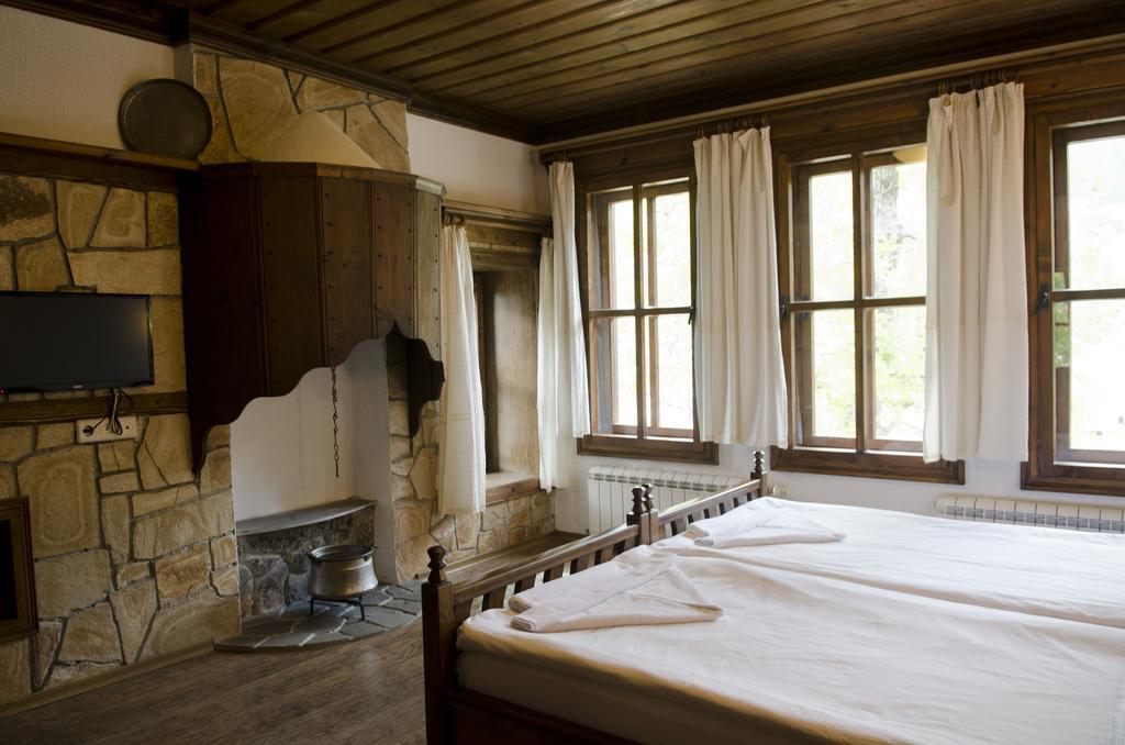 Petko Takov'S House Hotel Smolyan Room photo